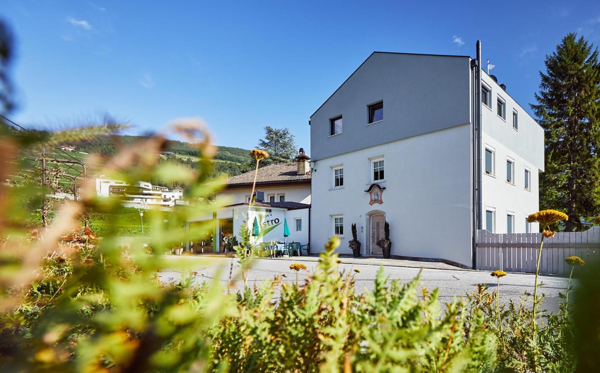 Apartmenthaus Haringer Novacella ภายนอก รูปภาพ